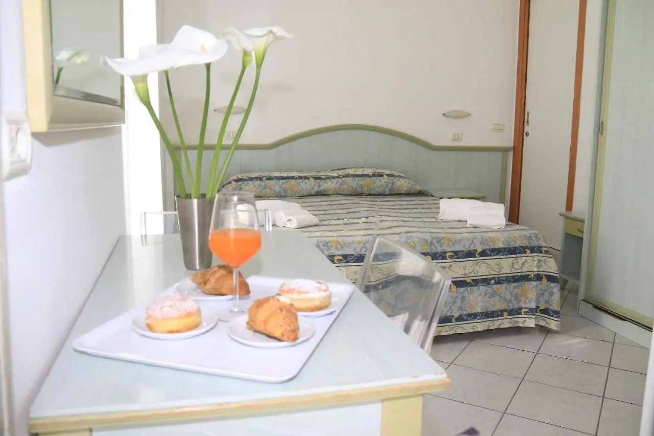 Hotel Ginevra E Residence 卡托利卡