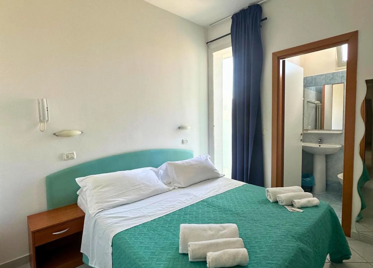 Hotel Ginevra E Residence كاتوليكا