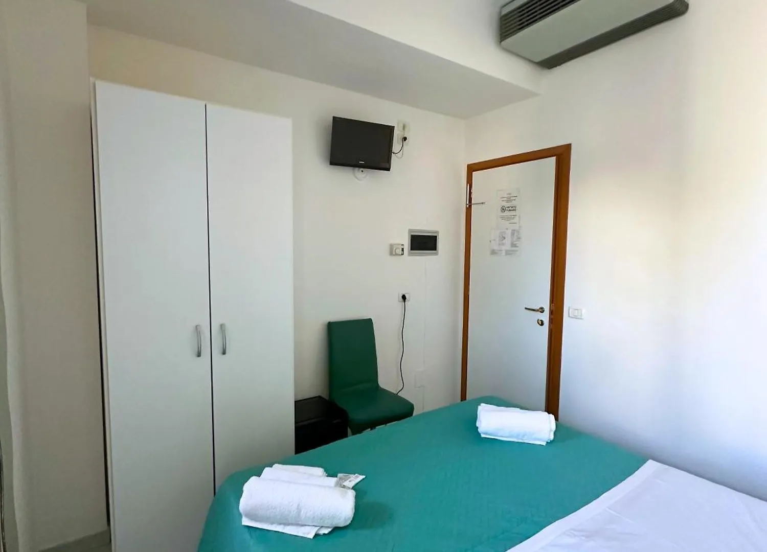 Hotel Ginevra E Residence كاتوليكا