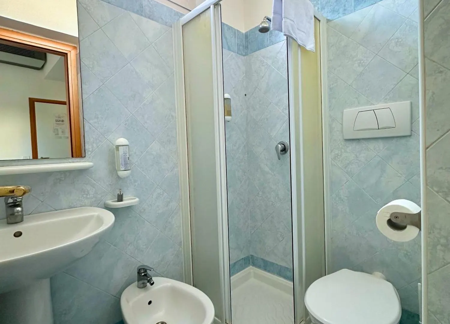 Hotel Ginevra E Residence كاتوليكا 0*,  إيطاليا